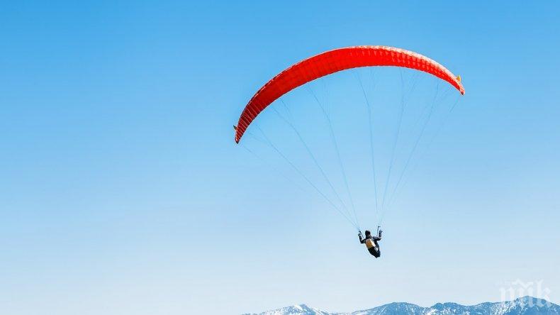 АДРЕНАЛИН: Баба на 102 години скочи с парашут