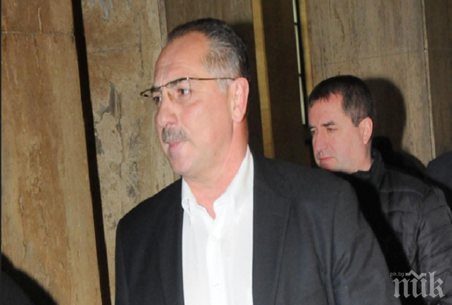 Стартира делото срещу Ангел Бончев, който заплаши сина си с убийство