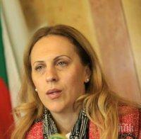 Вицепремиерът Николова готова с новата Национална стратегия за детето