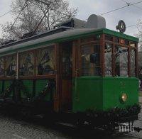 Ретро трамвай ще създава коледно настроение в София
