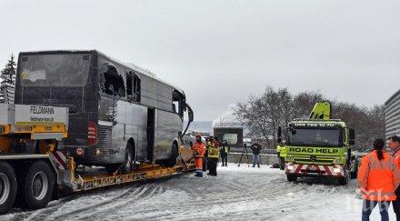 един загинал ранени тежка автобусна катастрофа цюрих