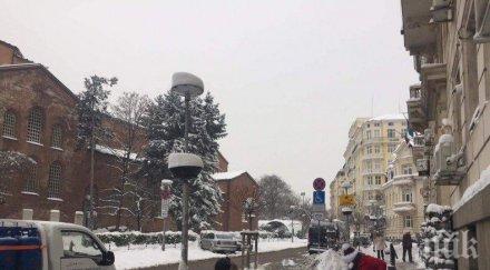 199 машини ринат снега софия