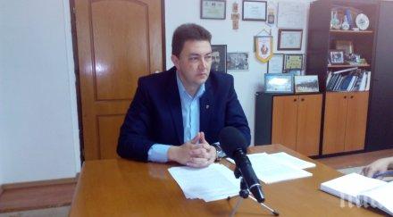 страшен скандал кметът петрич уволни главния архитект серия гафове лобиране бавене жалби скандали жена