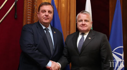 каракачанов срещна джон съливан