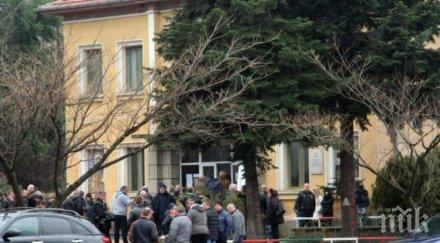 стотици сбогуваха шефа кат казанлък