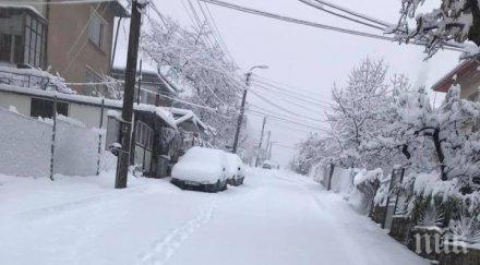сняг покри балканите сърбия достигна половин метър