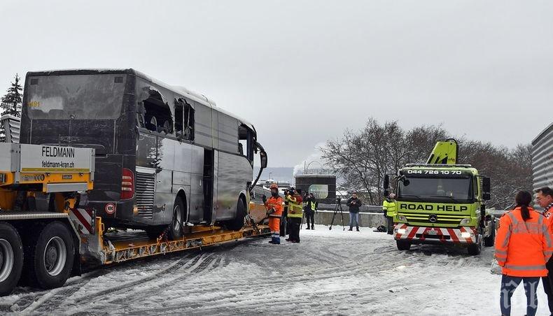 Един загинал и над 40 ранени при тежка автобусна катастрофа край Цюрих