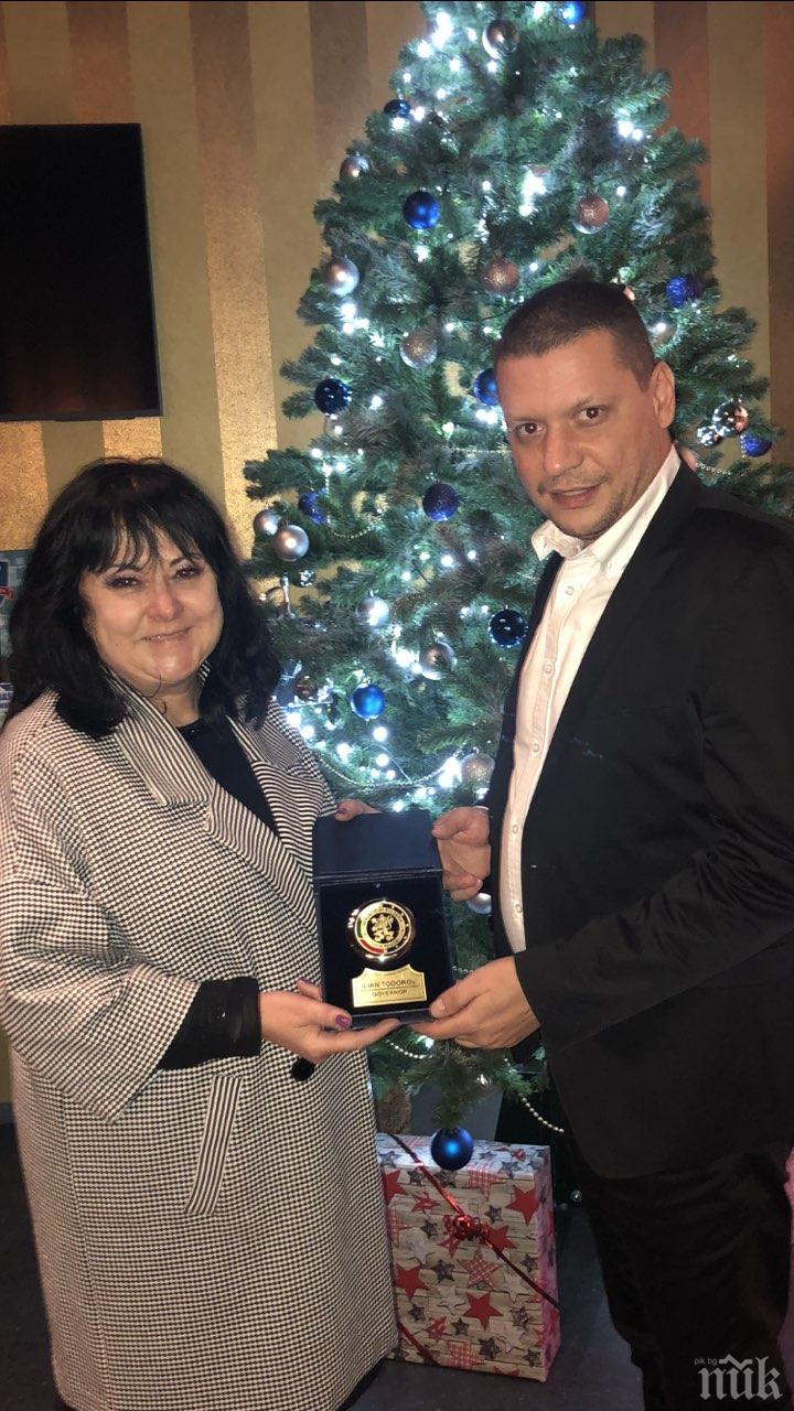 Илиан Тодоров връчи почетни плакети на Нейно Превъзходителство Мая Добрева - посланик на България в Кралство Белгия и Люксембург и Люк Соние - почетен Консул на България в Кралство Белгия (СНИМКИ)