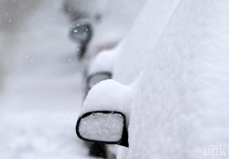 СНЕЖЕН АД В БОСНА: Над 170 села са откъснати от света заради валежите