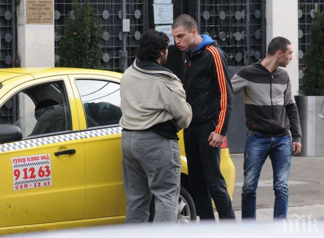 Младеж преби таксиджия в Пловдив, счупи му ръката