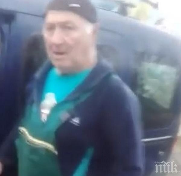 Бургазлия върза коня си за кола и го влачи по пътя (ВИДЕО)