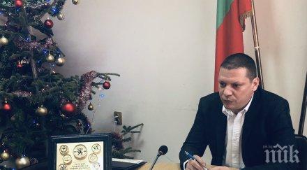 илиан тодоров връчи посмъртно награда поета стамен панчев