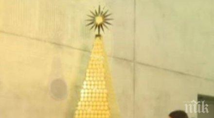 уникално вижте коледно дърво чисто злато