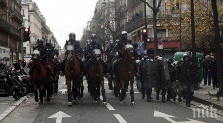 френското правителство предложи 300 евро бонус изтощените протестите полицаи