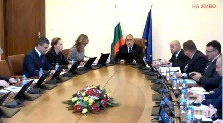 властта решава минималната работна заплата