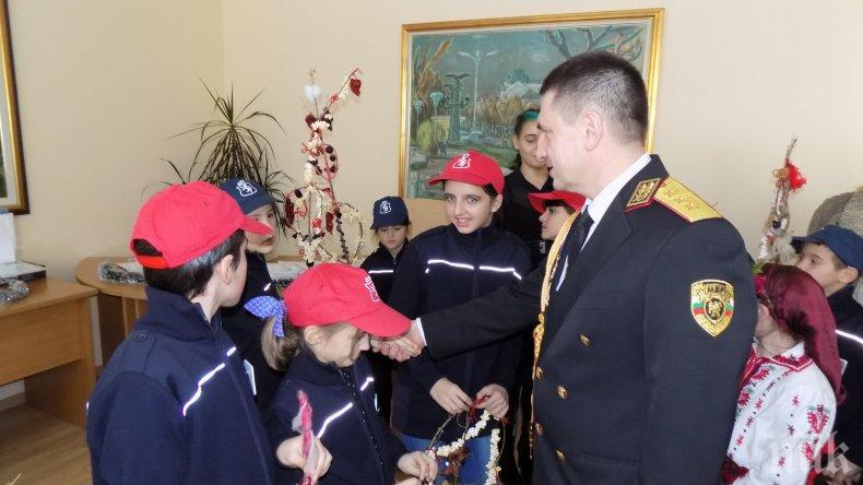 Деца от две Детски полицейски управления в Ловеч гостуваха на Главна дирекция „Национална полиция“ (СНИМКИ)