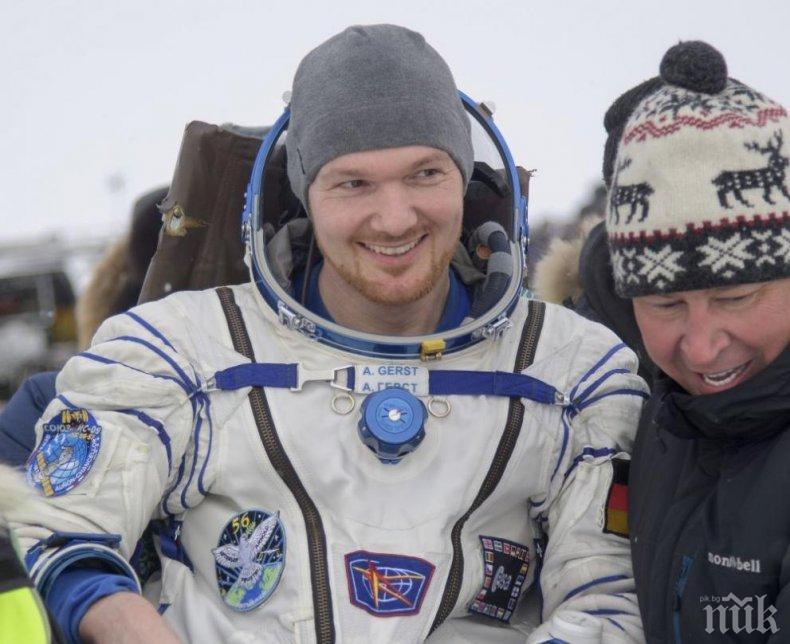 След 190 дни в Космоса астронавтите от МКС кацнаха в казахстанска степ
