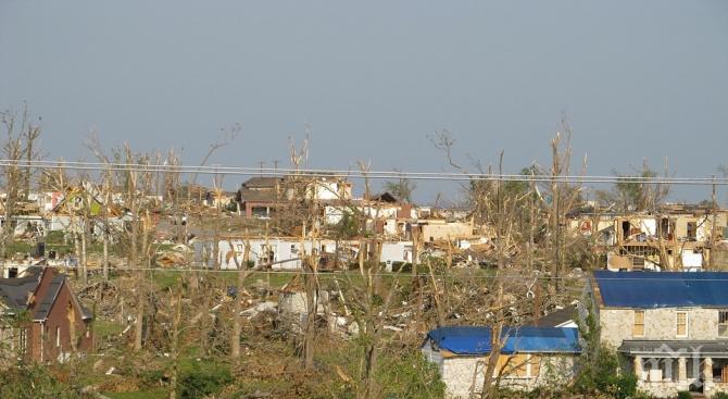 Торнадо влъхлетя Сиатъл (ВИДЕО)