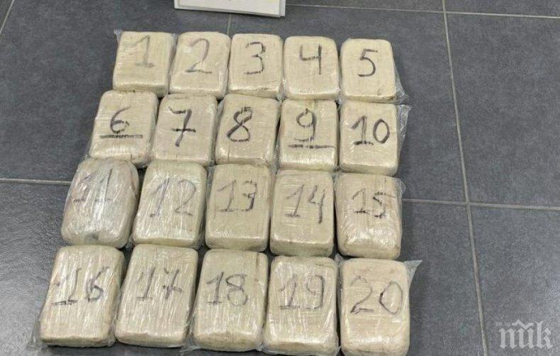 Хванаха сърбин с 10 кг хероин в резервната гума