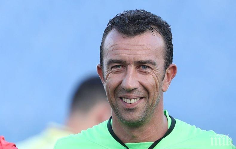 ВЪЛНЕНИЕ: Гошо Петков на тръни за Футболист на годината - вратарят на Славия чака наградата, но не на всяка цена