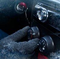 Не правете тези три неща в колата през зимата