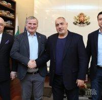 ПЪРВО В ПИК: Новак Джокович прати специални поздрави на Борисов. Премиерът се срещна с новия шеф на тенис турнира 