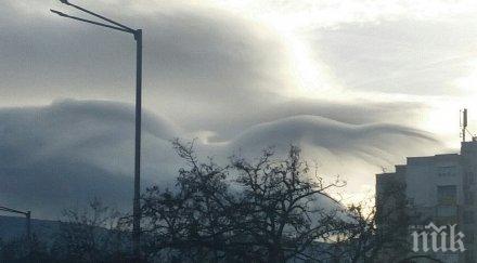 уникално бял ангел разпери криле небето софия