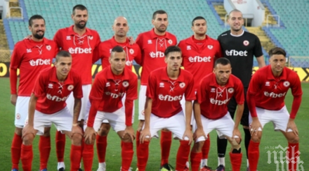 армейците търсят нов пиар