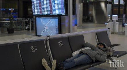 зимна буря отложи хиляди полети сащ