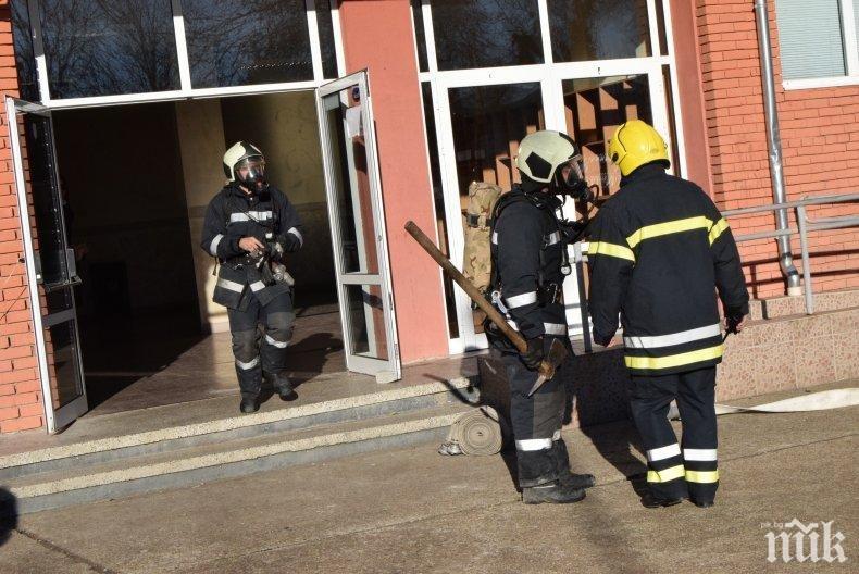 ДУБЪЛ: Център за ученическо творчество пламна в Добрич