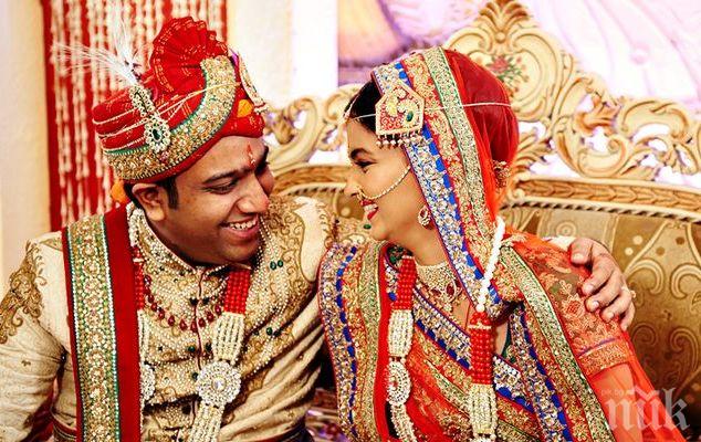 БАЩАТА НА БУЛКИТЕ: Индийски милионер плати сватбите на 261 момичета, останали без родител