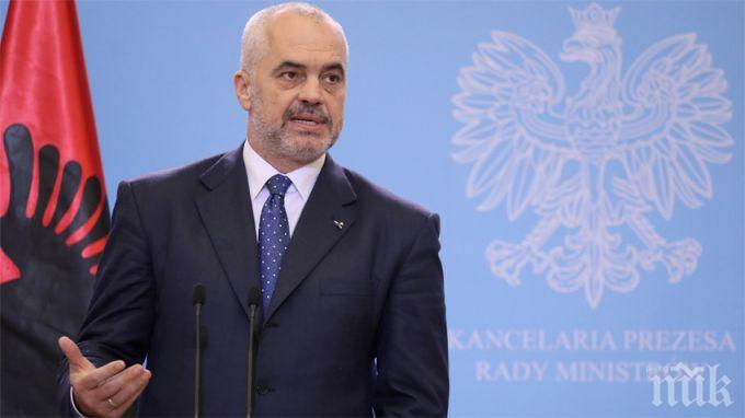 Албанският премиер изгони половината министри