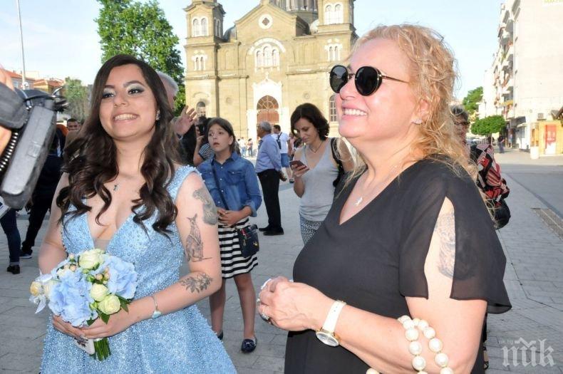 НЕПОКОРНА: Щерката на Тони Димитрова сложи халка на носа