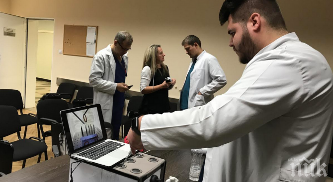 Хирурзите в Пирогов се обучават на специален тренажор