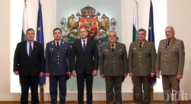 Радев връчи пагоните на новопроизведени генерали