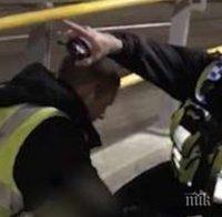 КЪРВАВ ПРАЗНИК НА ОСТРОВА: Побеснял арабин намушка трима с нож в Манчестър, полицията го обузда (ВИДЕО)