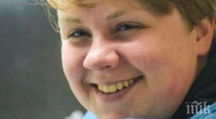 шок лъв разкъса годишна стажантка зоопарк видео