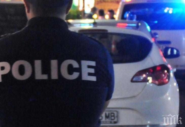 КЪРВАВО МЕЛЕ: Четирима се биха в квартал Христо Ботев в празничната нощ, двама са в болница