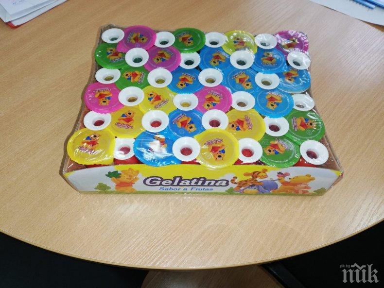 Митничари задържаха 576 000 опаковки нелегални желета с изображения на анимационни герои