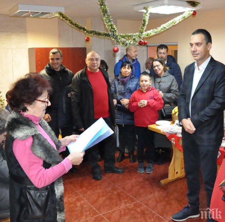 БРАВО: Ето какъв жест направи кметът на Бургас в новогодишната нощ (СНИМКИ)