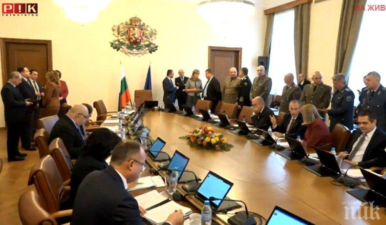 Правителството ще проведе първото си заседание за годината
