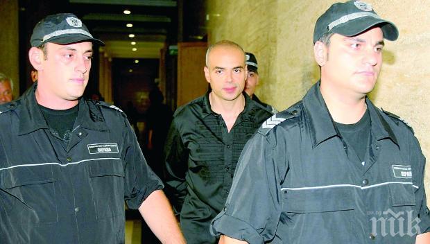  БИЗНЕС ЗАД РЕШЕТКИТЕ: Прокопи Културиста от Наглите върти далавери с цигари