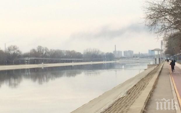 Пловдивчанин: Захарният комбинат обгазява града с черен дим (СНИМКА)