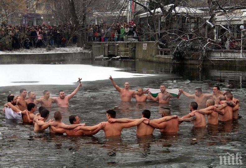 Търговец на коли извади кръста в Стара Загора