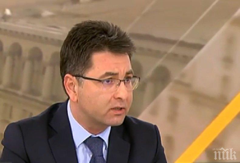 САГАТА С ВИНЕТКИТЕ: Министерски съветник моли за толеранс - слагат терминали на всички ГКПП-та