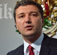 Драгомир Стойнев: Падне ли правителството, пада държавата