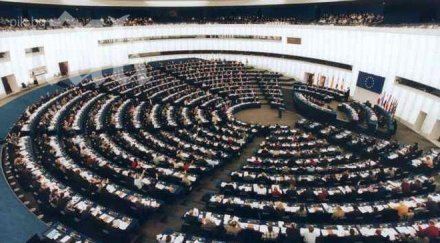 българинът работи 200 години получи евродепутатска заплата