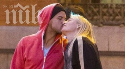григор забрави маша прегърна друга жена снимка