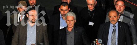 националната опера горилите волен всеки ден уринират сградата