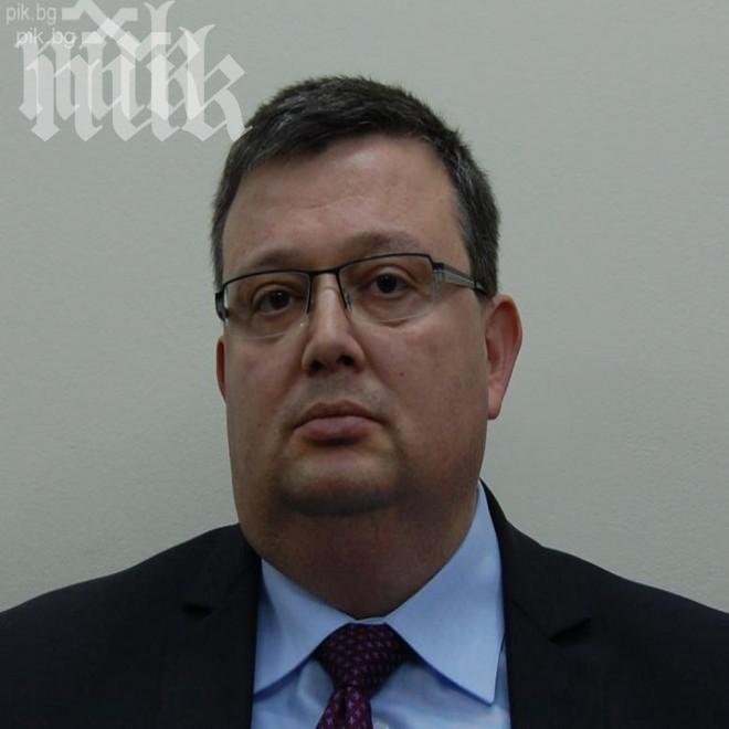 Сотир Цацаров: Депутатите да не прекрачват границата на протеста